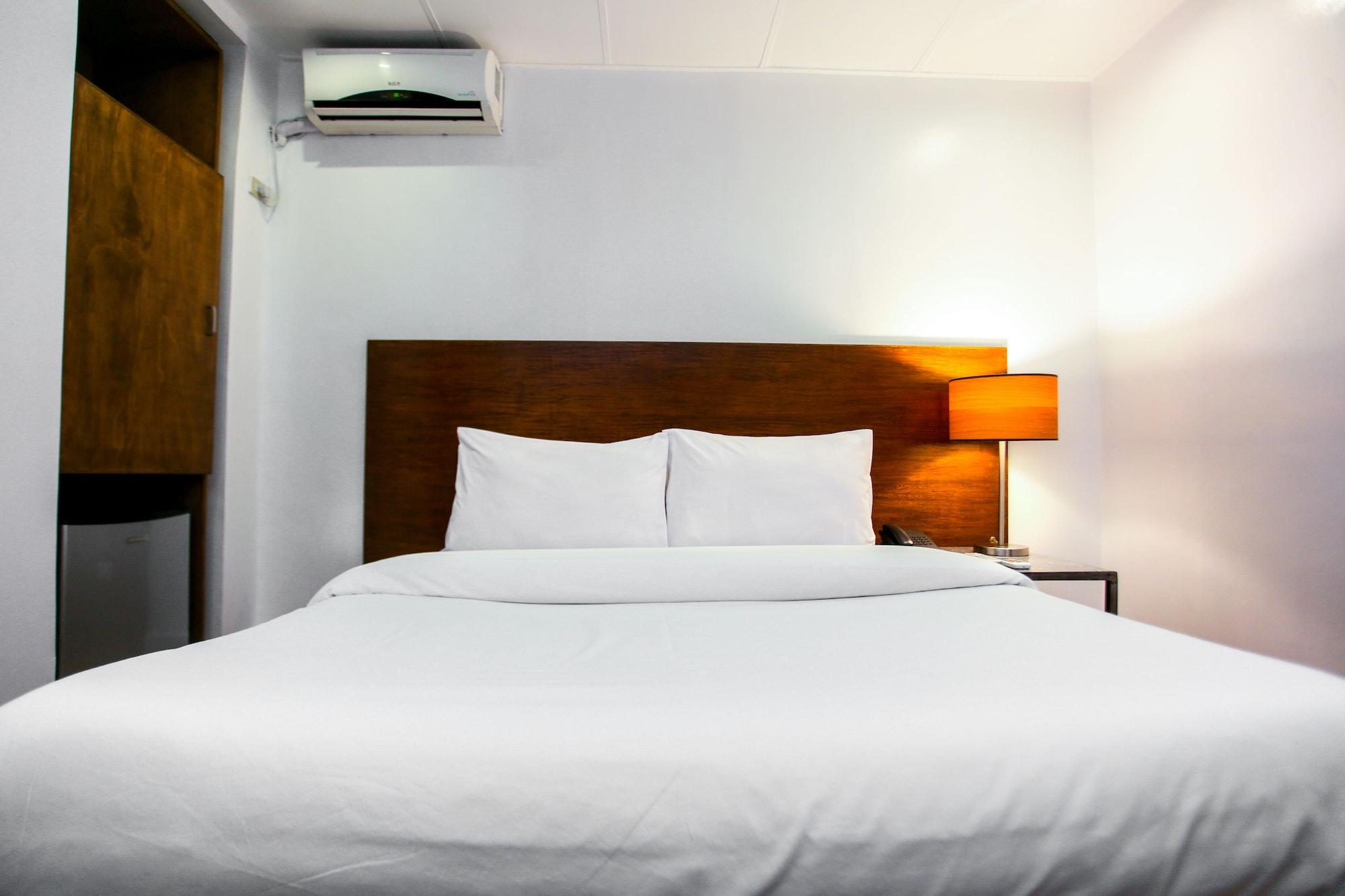 Hotel Durban Makati City Buitenkant foto