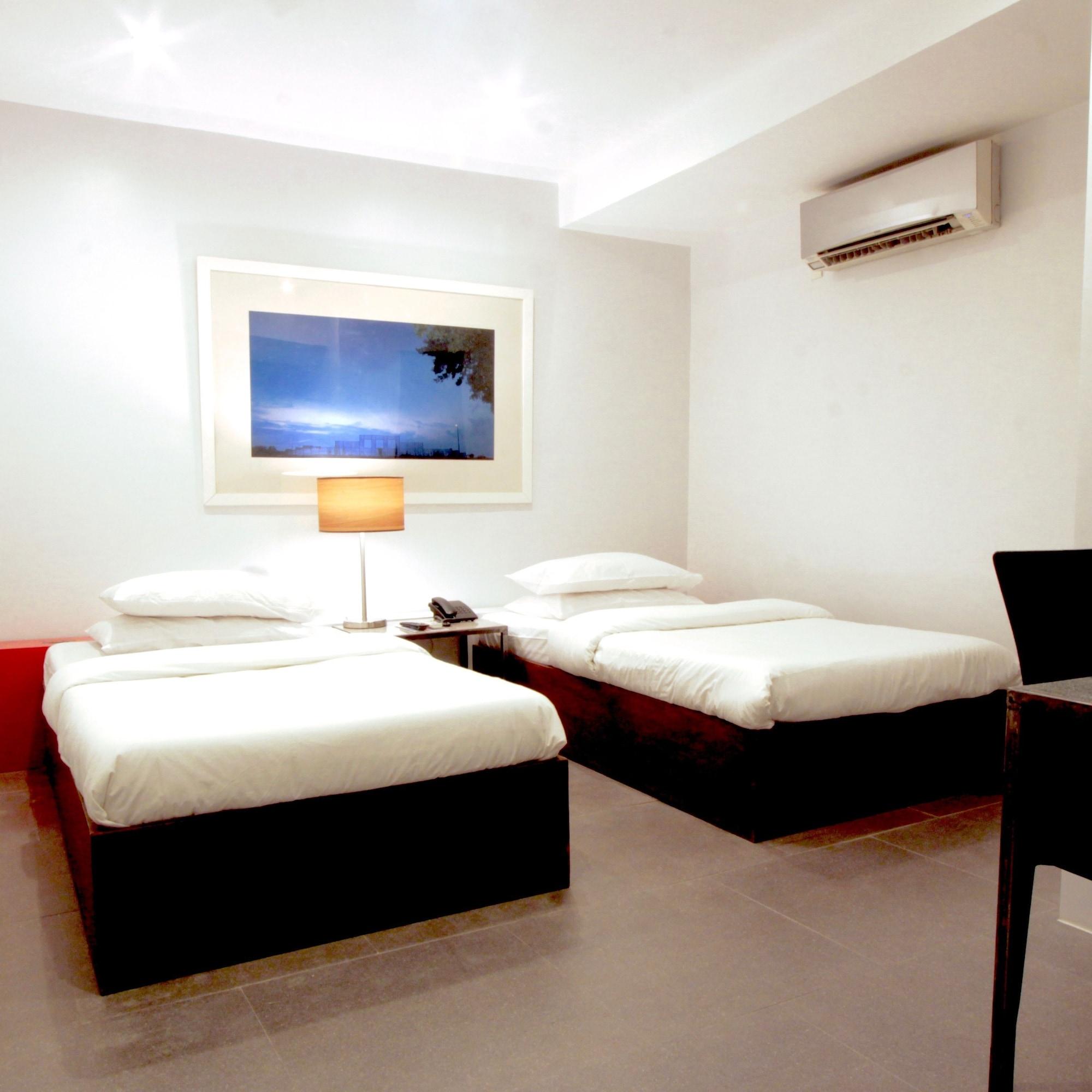 Hotel Durban Makati City Buitenkant foto