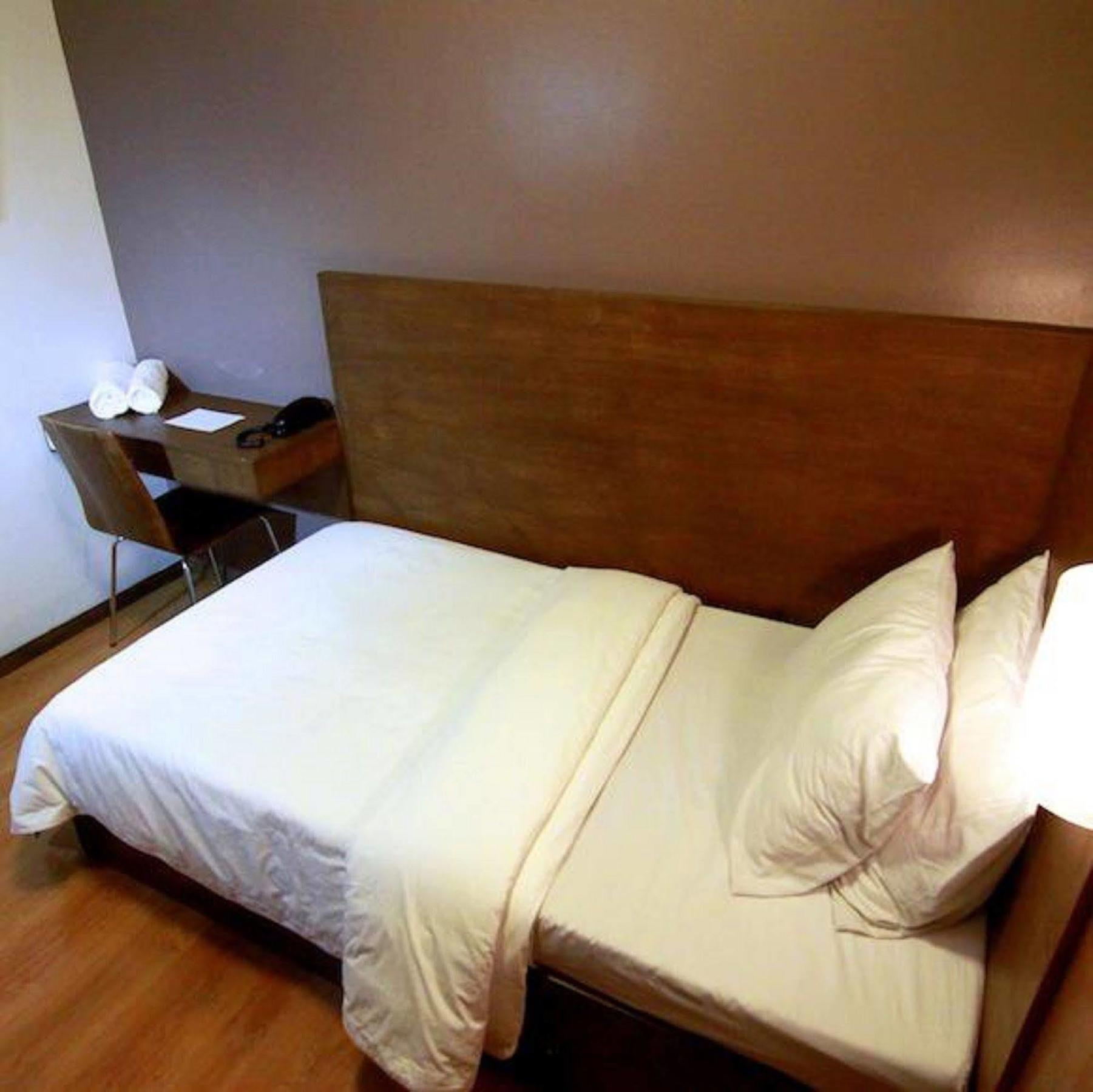 Hotel Durban Makati City Buitenkant foto