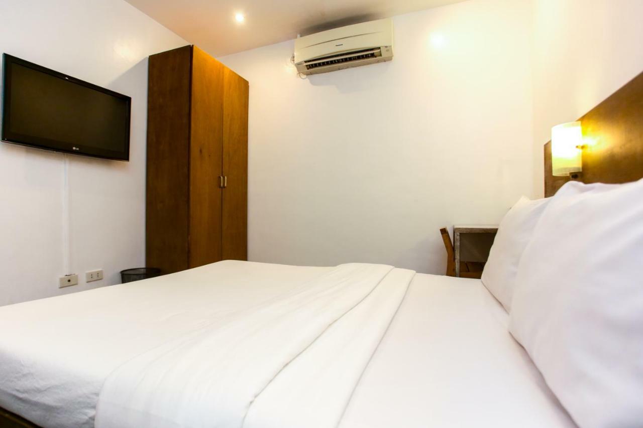 Hotel Durban Makati City Buitenkant foto