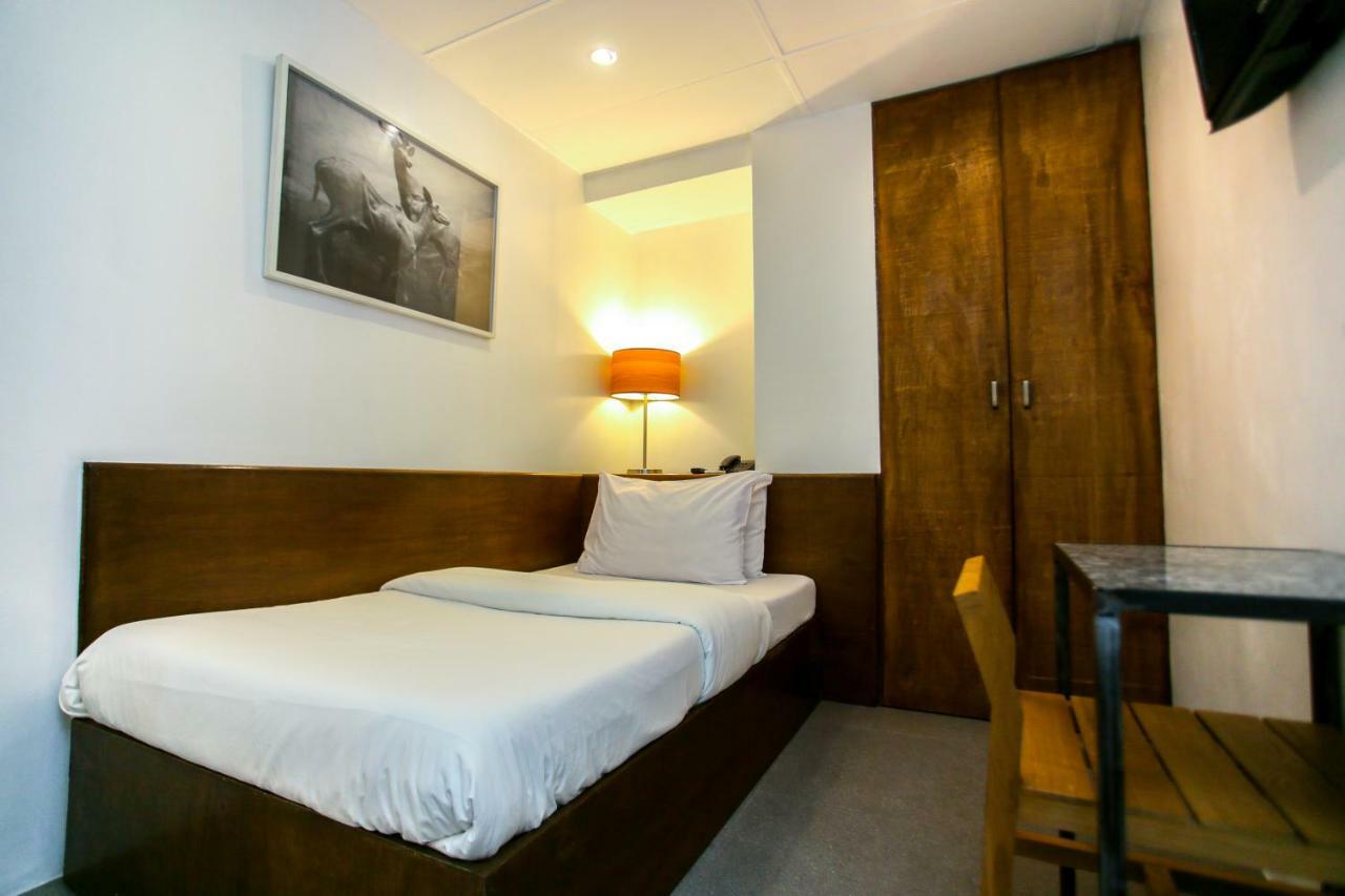 Hotel Durban Makati City Buitenkant foto
